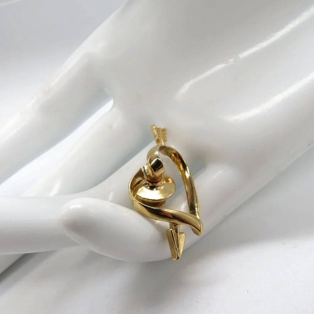 Vintage Avon Heart Arrow Lapel Pin Gold Tone‎ Lightweight Brooch Love